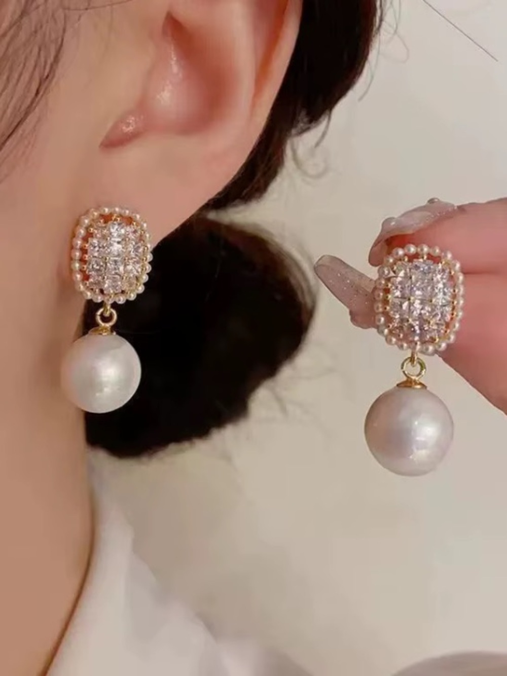 ***Elegant Gold Pearl Drop Earrings with Crystal Accents